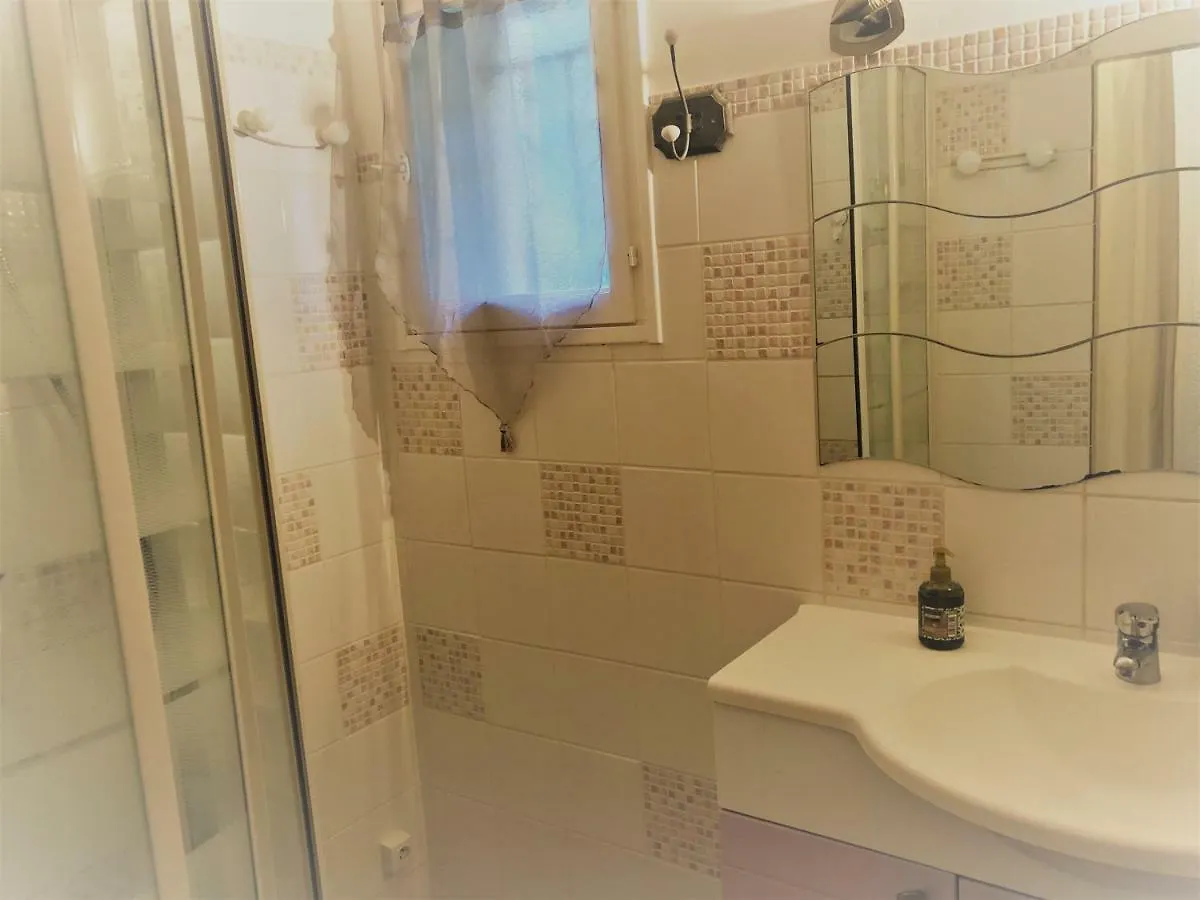 Apartment **** Beau T2 De 40 M2, Jardin De 70M2, Au Calme, A 50 Metres De La Plage Le Pradet
