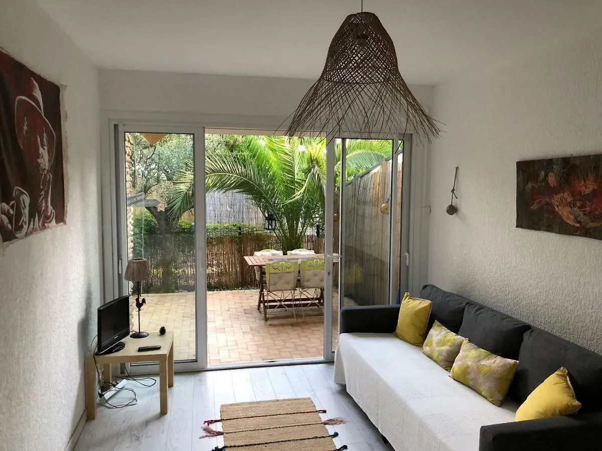 **** Beau T2 De 40 M2, Jardin De 70M2, Au Calme, A 50 Metres De La Plage Le Pradet Apartment